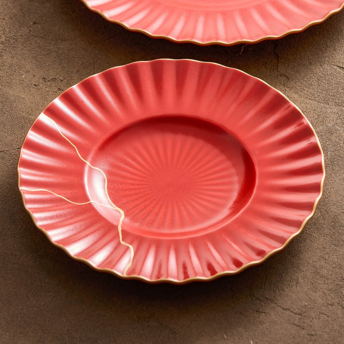 Luxury Red Ceramic Dinner Plate with Golden Veins – Elegant Dining Collection-3